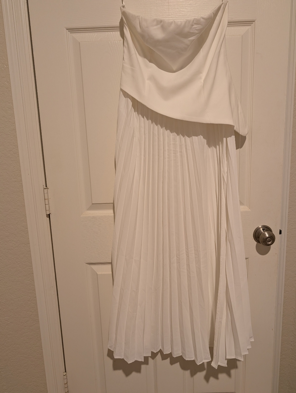 Commense White Strapless Pleated Midi Dress